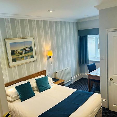 The Birch Hotel ヘイワーズ・ヒース エクステリア 写真