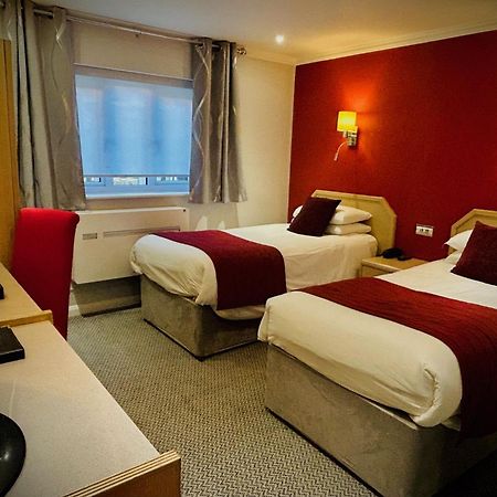 The Birch Hotel ヘイワーズ・ヒース エクステリア 写真