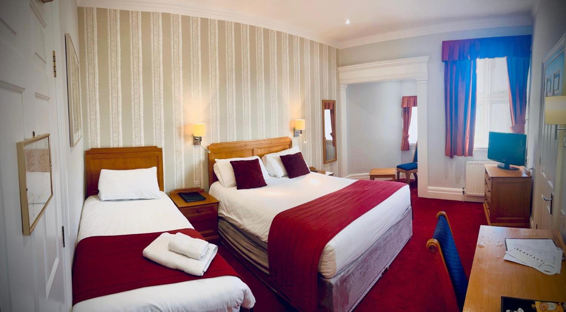 The Birch Hotel ヘイワーズ・ヒース エクステリア 写真