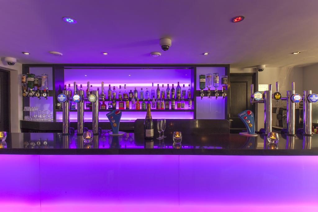 The Birch Hotel ヘイワーズ・ヒース エクステリア 写真