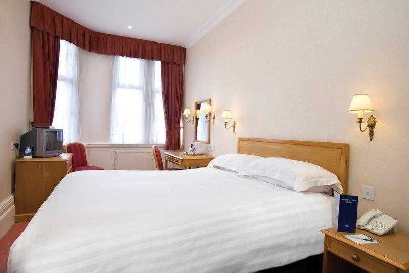 The Birch Hotel ヘイワーズ・ヒース エクステリア 写真